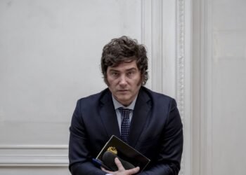 MILEI FIRMÓ UN DNU PARA IMPEDIR EL INGRESO Y EXPULSAR A EXTRANJEROS QUE PROMUEVAN EL ODIO CONTRA ARGENTINOS