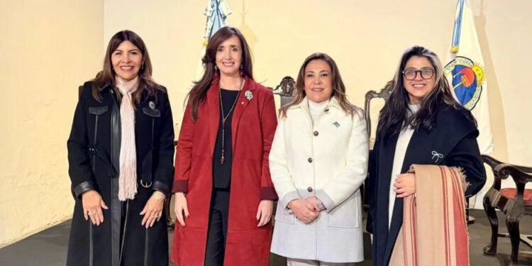 Sandra Mendoza participó de la Vigilia por la Independencia y llamó a construir “una Argentina más unida”