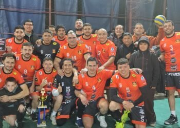 FAMAILLÁ VOLLEY SE CONSAGRÓ BICAMPEÓN DEL MÁSTER TUCUMANO +35