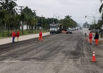TRAS LOS RECLAMOS POR LOS BACHES, REPAVIMENTAN EL ACCESO SUR DE FAMAILLÁ