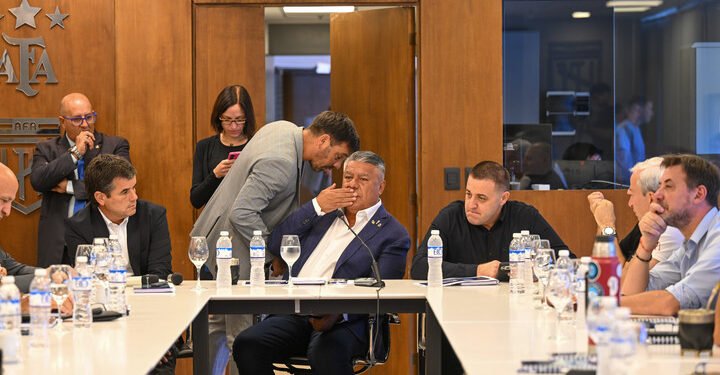 Un financista investigado por la causa AFA reconoció que su relación con “Chiqui” Tapia le abrió puertas en los clubes