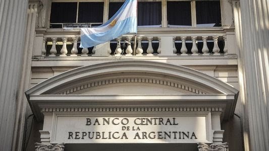 El Banco Central volvió a comprar dólares y las reservas alcanzaron el nivel más alto en siete años