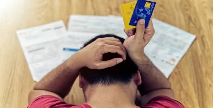 La deuda de las familias se mete de lleno en la agenda política: crece la mora y el PJ apunta contra Milei