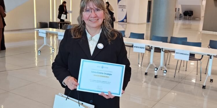 “A LA ESCUELA LA HACEMOS ENTRE TODOS”: LA HISTORIA DE SILVIA OCAMPO