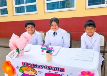 La Escuela José Hernández homenajeó a su directora con un programa especial de radio
