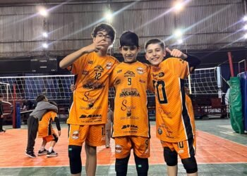 Monteros Vóley fue campeón del Regional del NOA con tres jugadores de Famaillá en el plantel