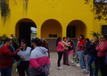 Río Colorado: padres se niegan a enviar a sus hijos a clases tras una descarga eléctrica en la Escuela Primera Junta