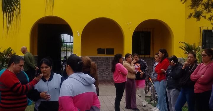 Río Colorado: padres se niegan a enviar a sus hijos a clases tras una descarga eléctrica en la Escuela Primera Junta