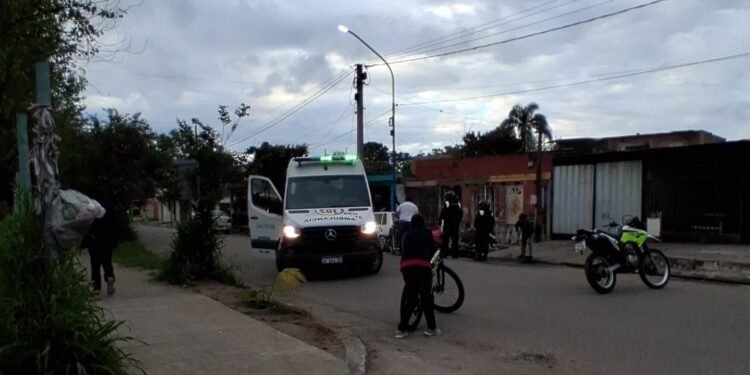 Famaillá: un joven fue trasladado al hospital tras un accidente en calle Malvinas Argentinas